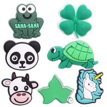 7TK PVC Cute Cartoon Kinga Võlusid Kawaii Loomad, Lehm Ükssarvik Konn, Kilpkonn Neli Leaf Panda Croc Jibz Lukk Sobib Wristbands